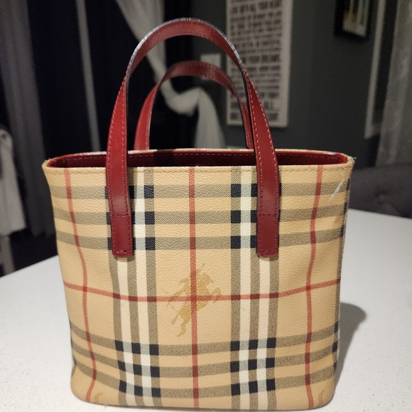 Classic Burberry Haymarket Check Tote - Picture 9 of 13